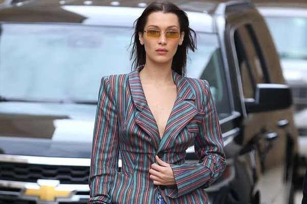 Bella Hadid looks in a classic style