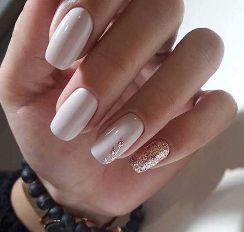 Milk glitter manicure