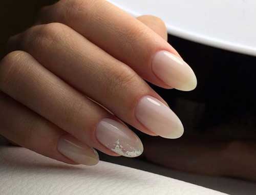 Delicate milk manicure - an example