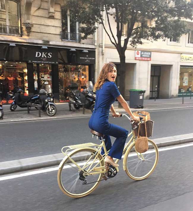 Image de Jeanne Damas avec un panier