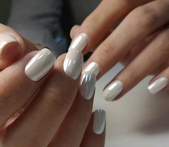 Shades and colors of fashionable manicure