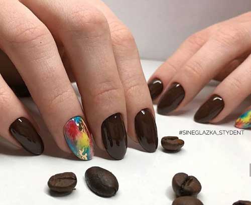 Milk chocolate color manicure