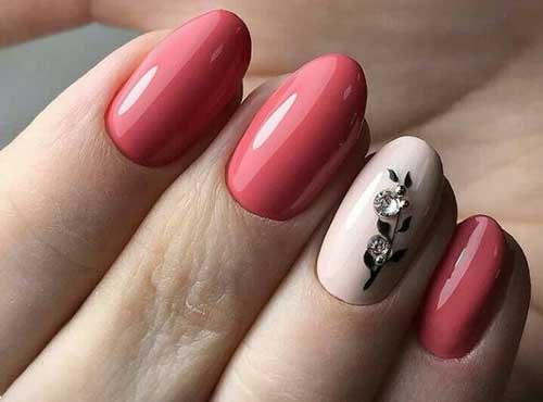 Flower on nails with rhinestones