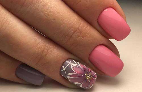 Rose + gris + fleurs sur les ongles