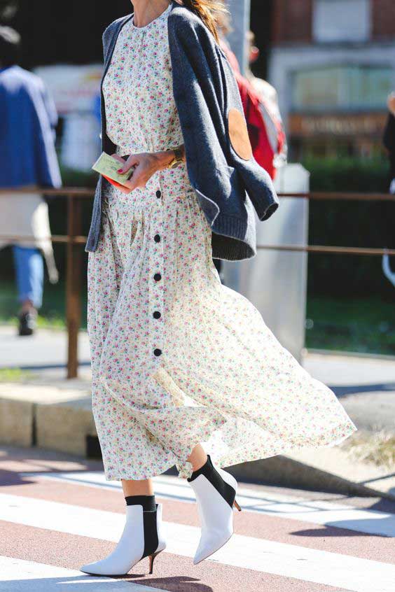 Que porter avec une robe fleurie pour ne pas avoir l'air démodé