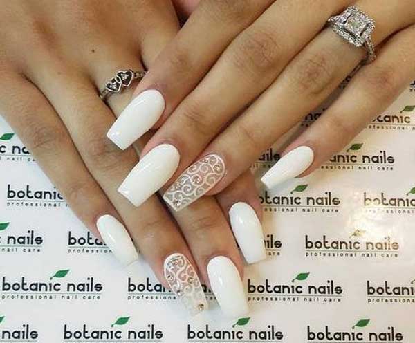 Light manicure with lace