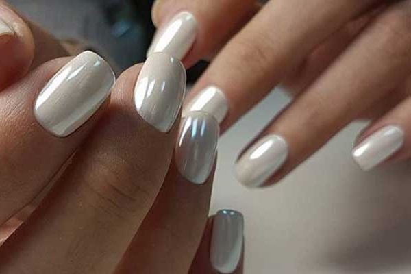 Manicure ideas with light varnish and rub