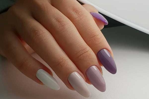 The combination of the most fashionable light shades in manicure