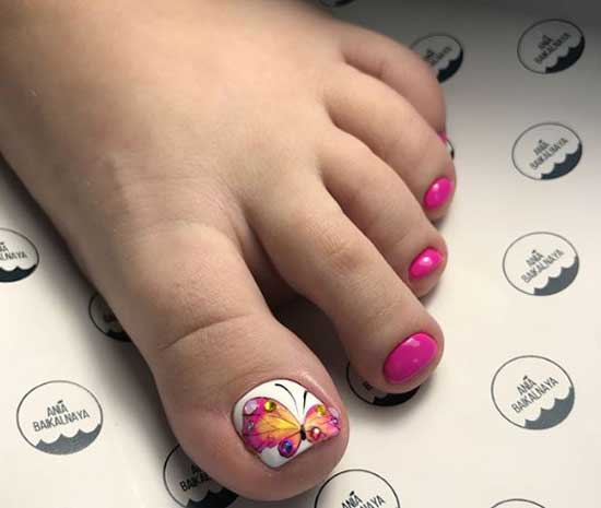 Butterfly on the thumb - pedicure