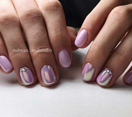 Manicure rubbing lilac