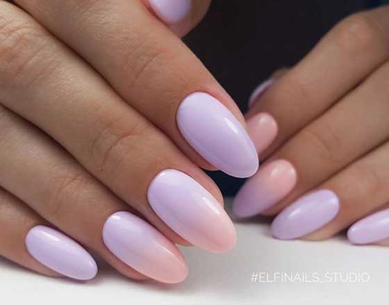 Ombre de lilas sur les ongles