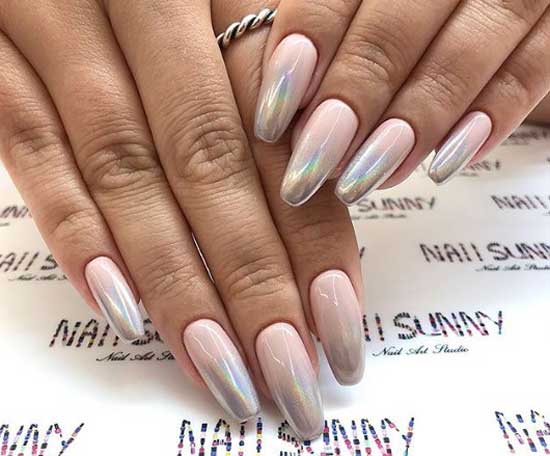 Gradient on the tips of the nails by rubbing