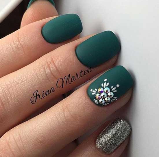 Beautiful manicure for the summer