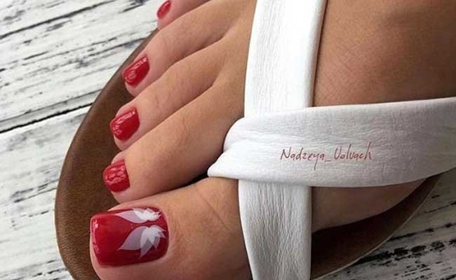 Red pedicure