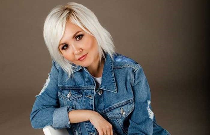 Vasilisa Volodina a essayé différentes nuances de cheveux