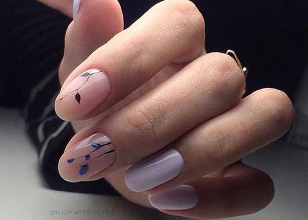 Manicure with tiny drawings