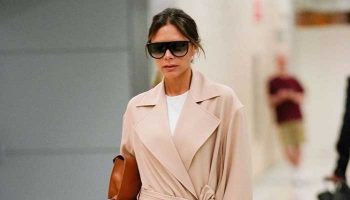 Victoria Beckham a montré quoi porter avec un manteau beige d'été