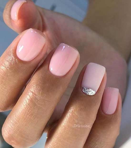 Pink tenderness and sparkles - an idea for highlighting a tan