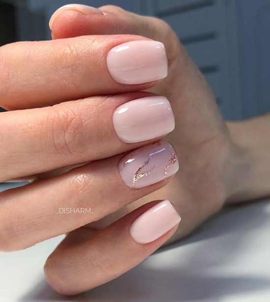 Option de vernis gel manucure au bureau