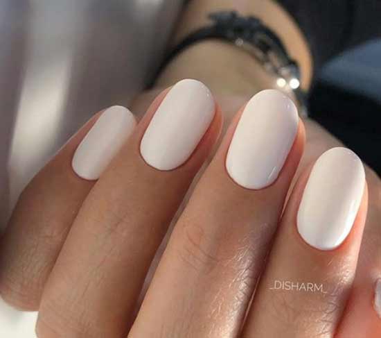 Light solid color covering for tanned hands