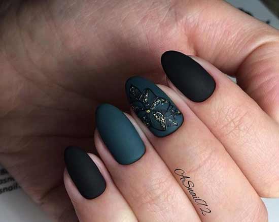 Black + dark green manicure idea