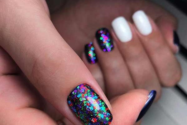 Long-running nail trend - glitter and glitter design ideas