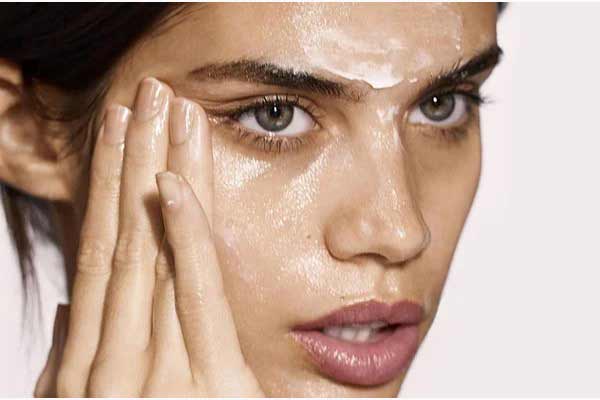 Glycerin and Vitamin E in Facial Care