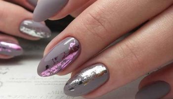 Gray manicure + colored foil