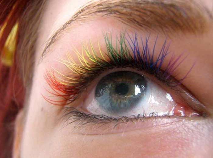 Colored eyelashes - fall trend