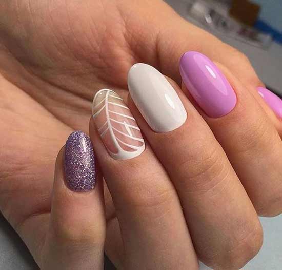 Design à la mode sur la forme ovale des ongles