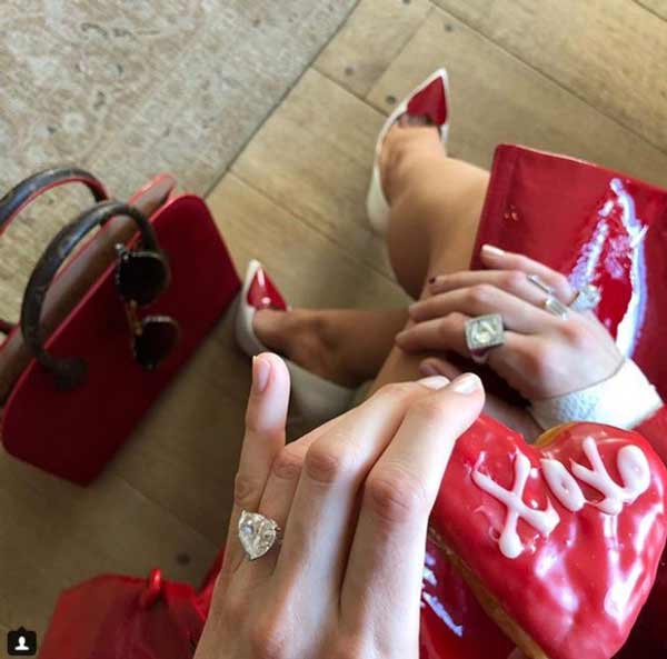 Heart Manicure - Blake Lively