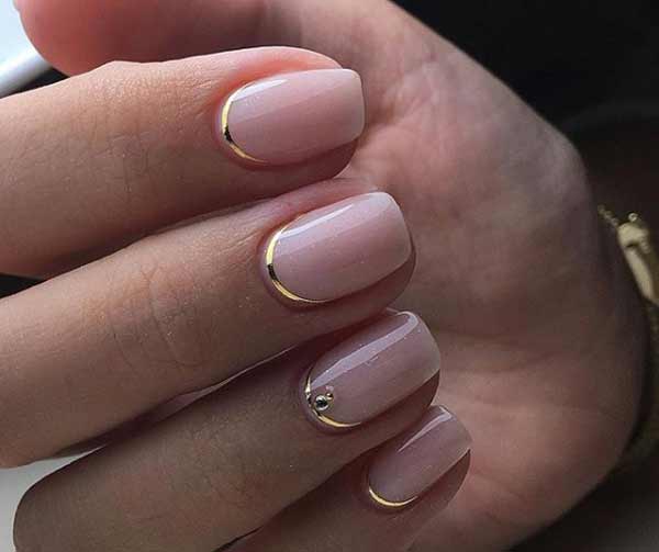 Nude design and gold stripes