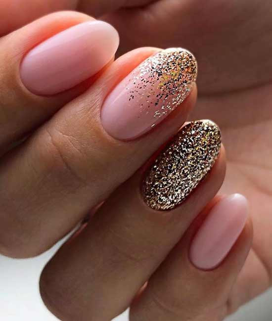 Dégradé brillant sur le bout des ongles