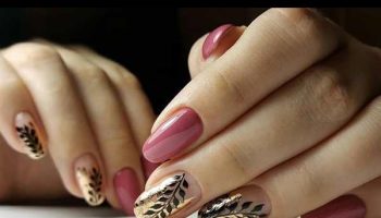 Golden design in manicure