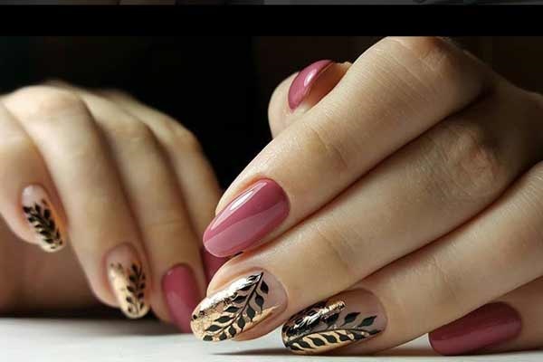 Golden design in manicure