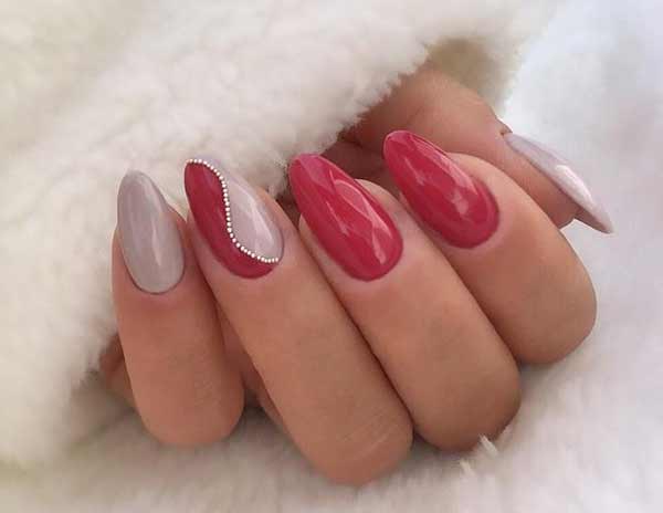 Red shades of red in manicure