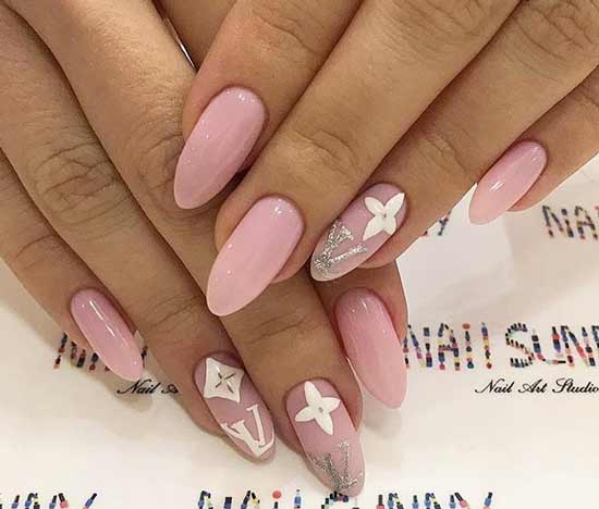 Pale pink manicure design