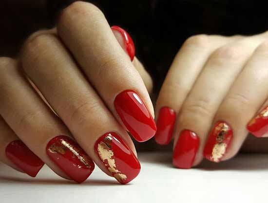 Daring red manicure