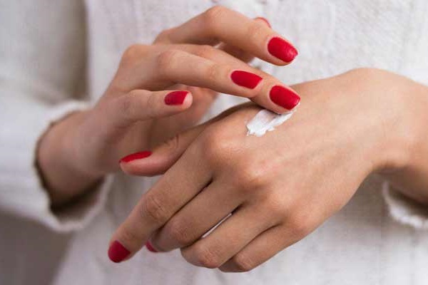 How to care for your hands to keep your skin young