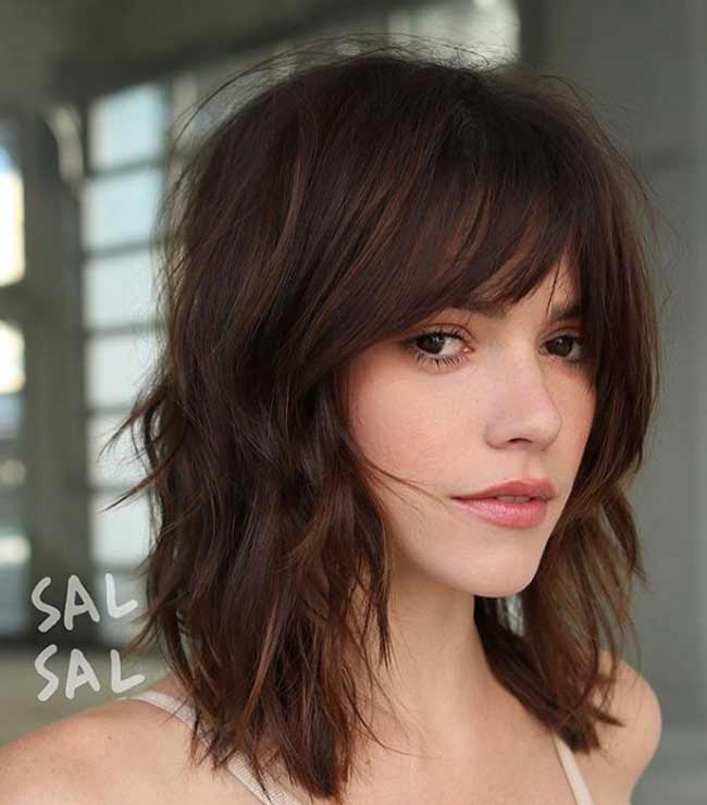 Coupe de cheveux parfaite pour un visage long