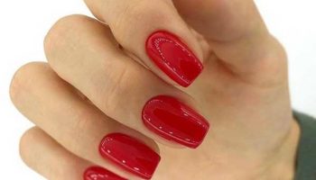 Elegant and original: ideas for manicure with red varnish