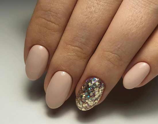 Nu + paillettes