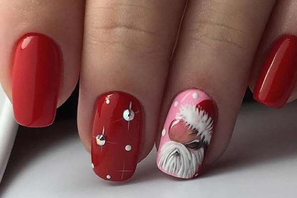 Elegant New Year's manicure