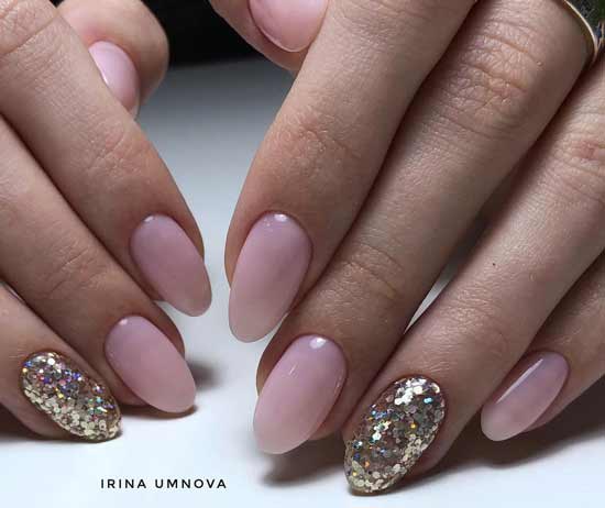 Conception d'ongles nude du Nouvel An