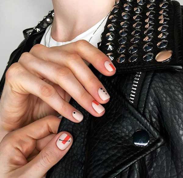 Minimalism in manicure