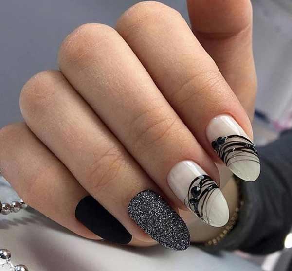 Black gel paint Spider web on nails