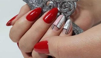 What color of manicure to choose for the new year 2019 photo