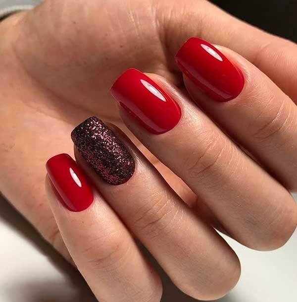 Red manicure 2019