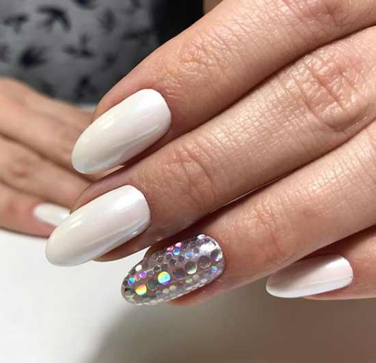 Pearl rub on nails