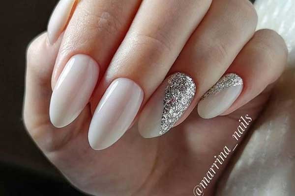 Milk glitter manicure